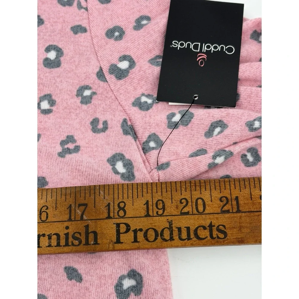 Cuddle Duds, Pajama Set Pink Capri Leopard Print Henley, Straight Leg, Sz  M NWT